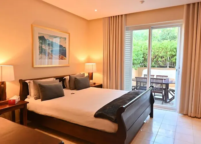 Luxurious Apartment In Central Waterfront