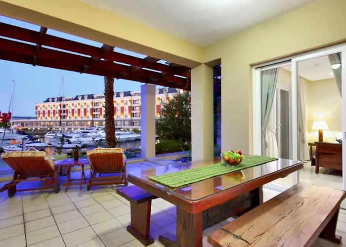 Luxurious Apartment In Central Waterfront